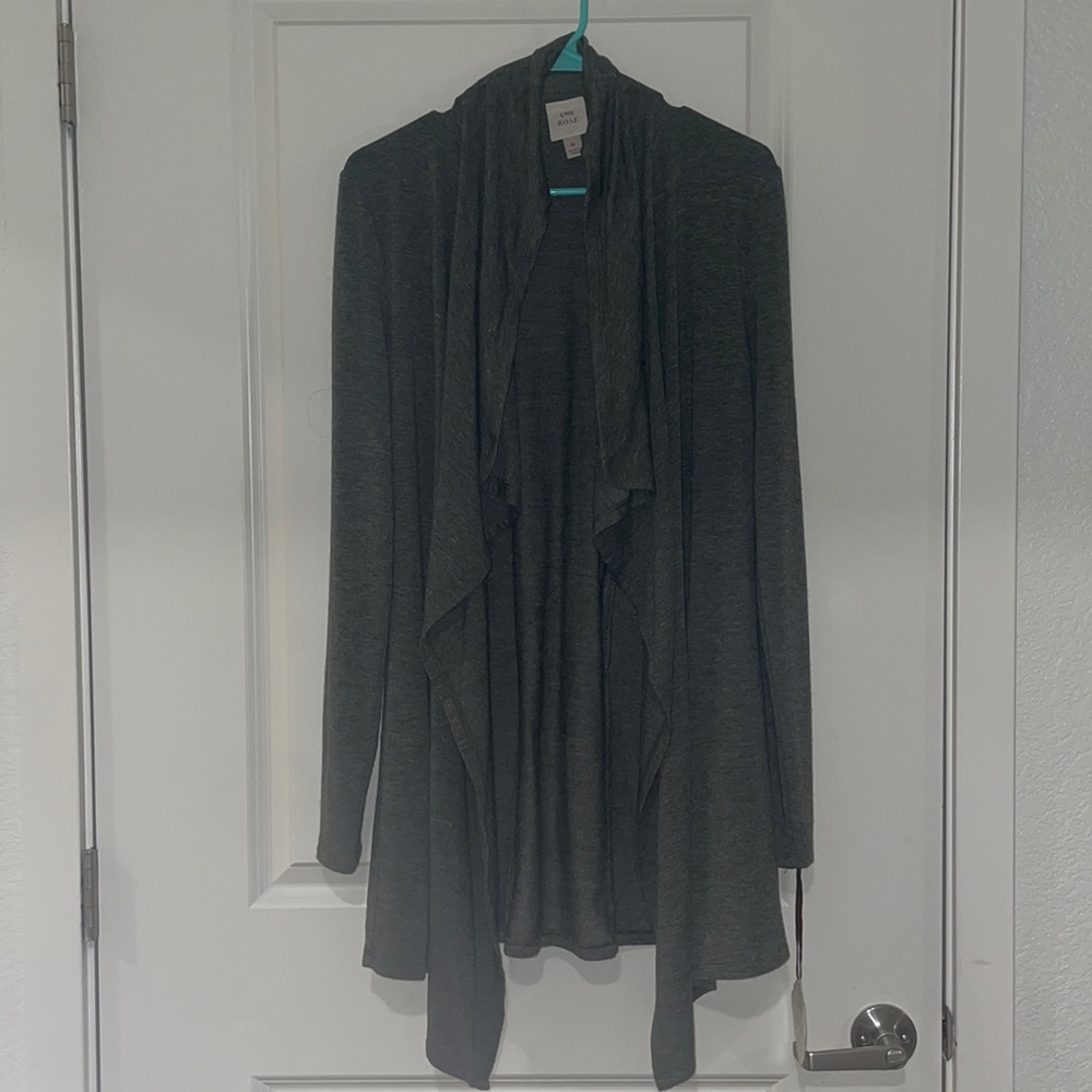Gray cardigan, long sleeve.